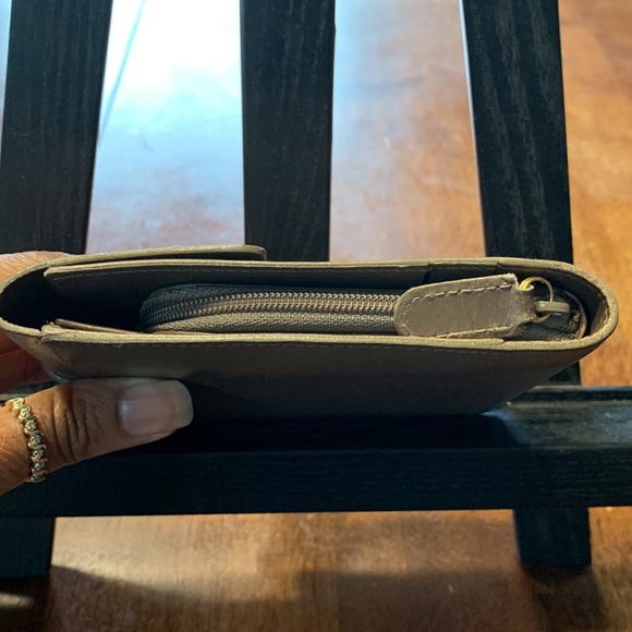 Rare Gucci Trifold Wallet w tortoiseshell snap closure & internal coin zip pouch - Picture 4 of 11